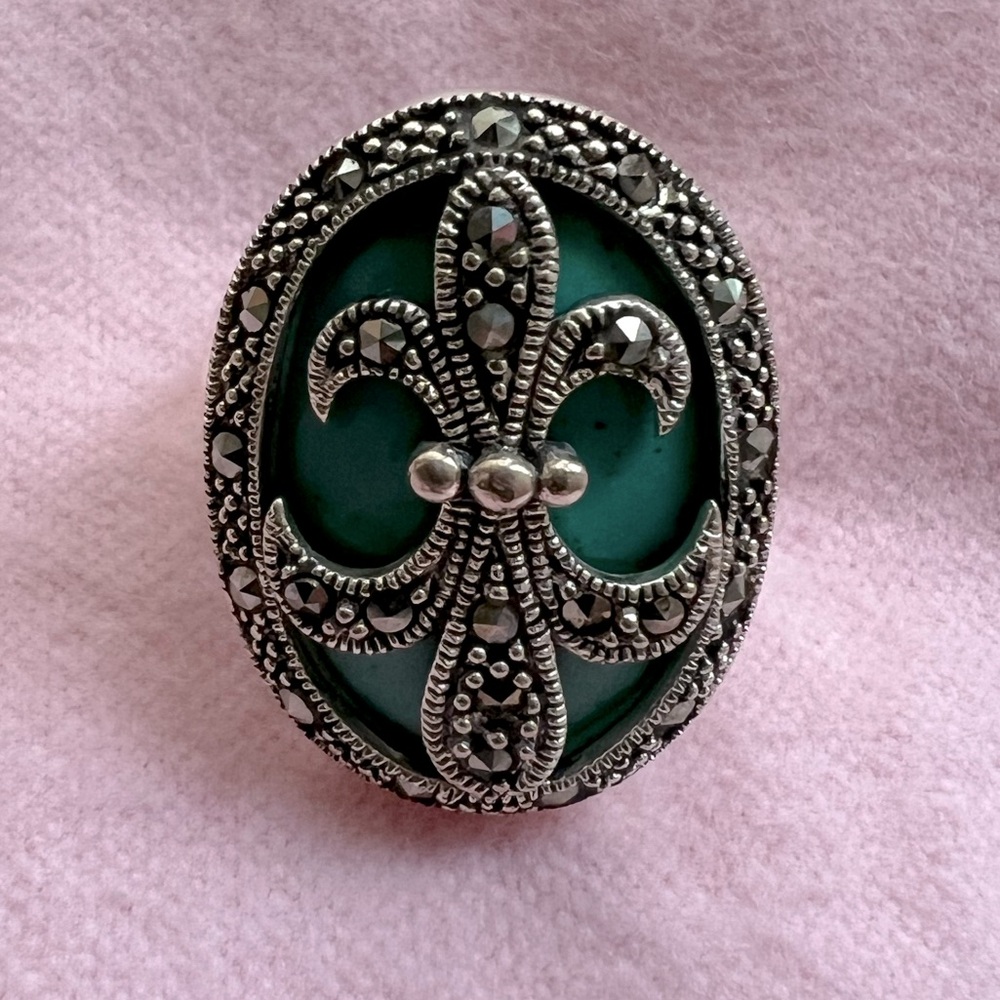 Hand crafted 925 Silver and turquoise fleur de lis ring
